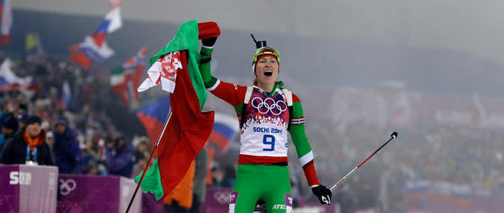 Дарья Домрачева финиширует в Гонке преследования 10 км