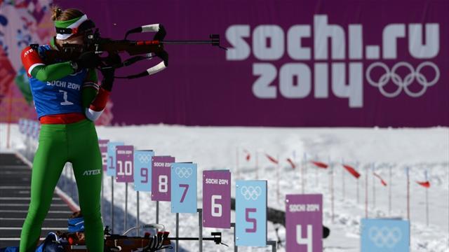 Дарья Домрачева выполняет безукоризненную серию выстрелов